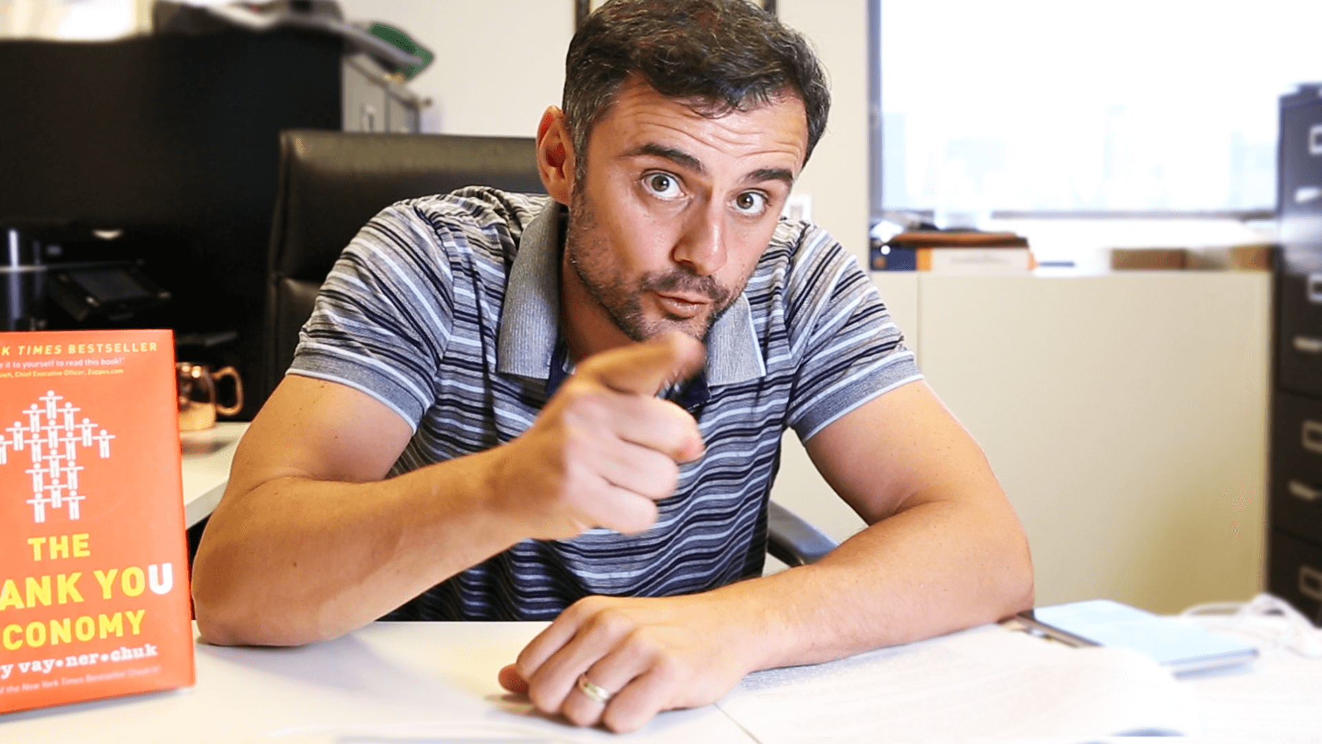 #AskGaryVee Episode 123: How Creatives Can Start Thinking Like an Entrepreneur