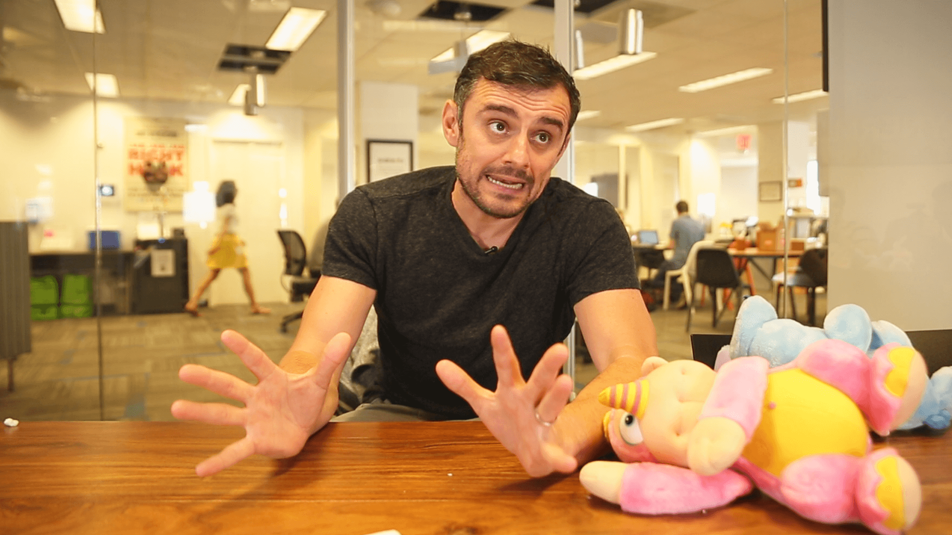 Gary Vaynerchuk with a bunch of Wuzzles