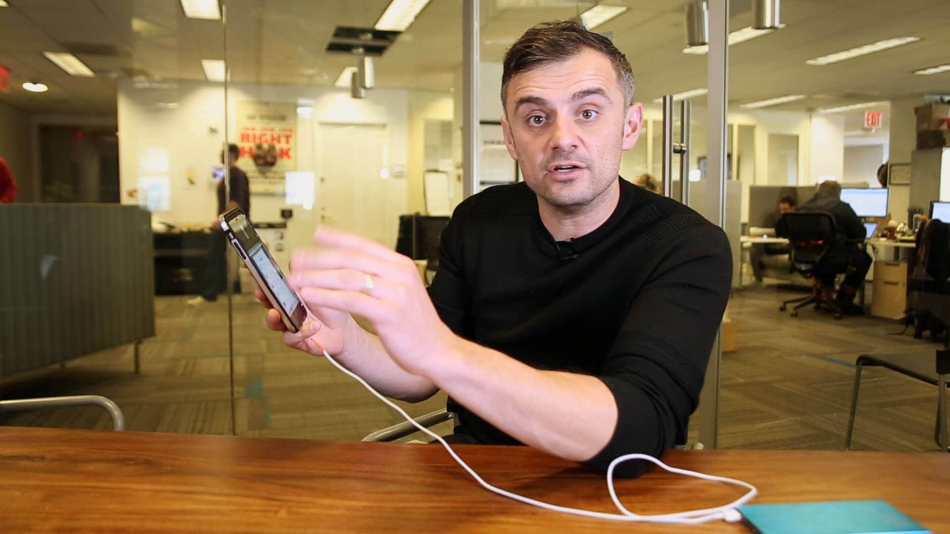 #AskGaryVee Episode 171: Pets, Cutting Through the Noise, & Gary Gets Sentimental