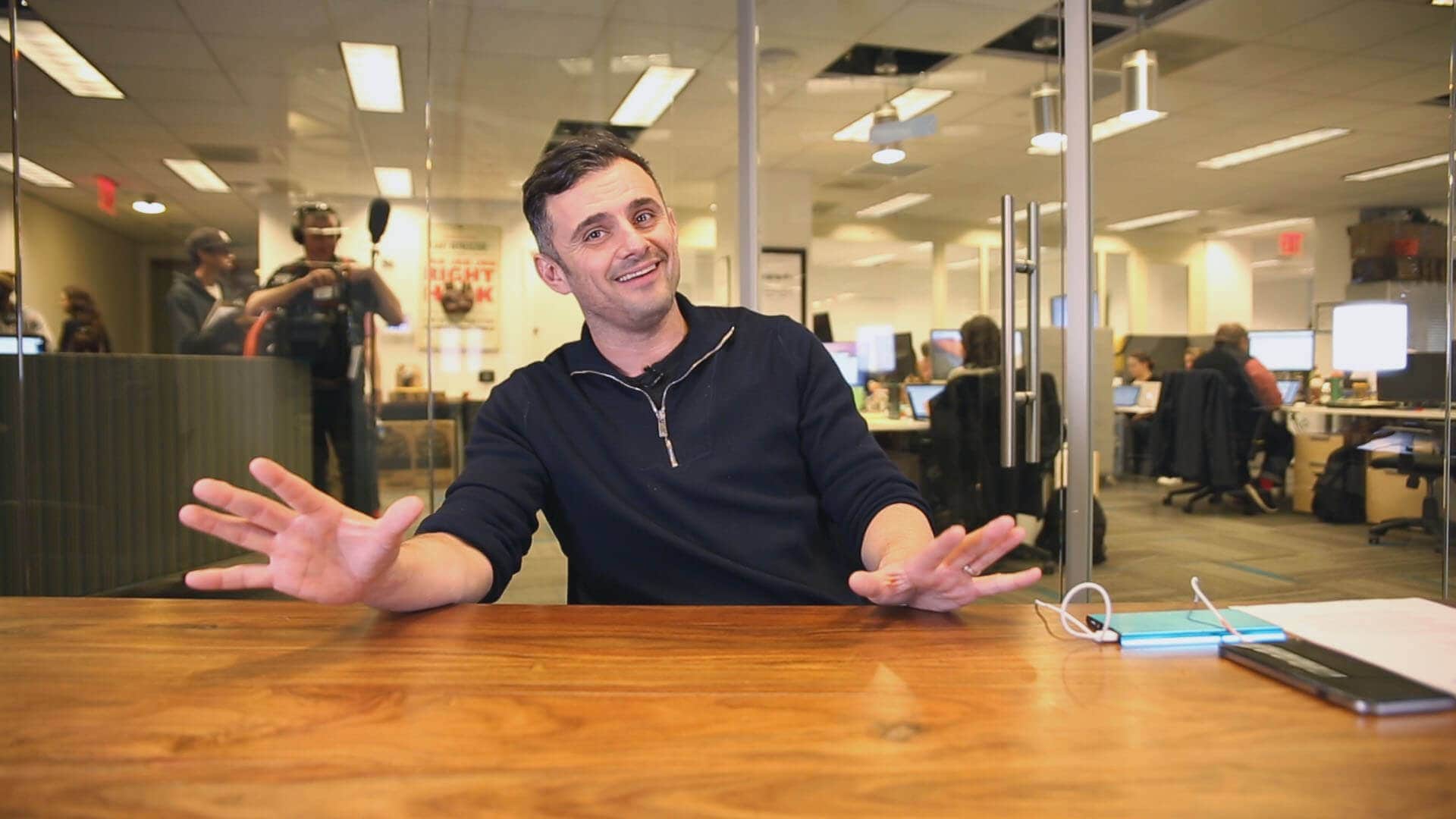 #AskGaryVee Episode 178: Outsourcing, Crappy Products, & Focusing on Depth